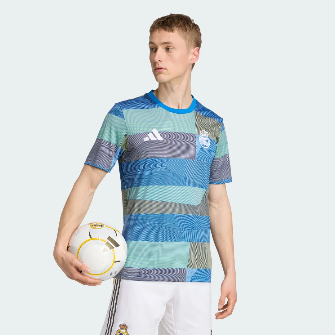 Detalle de Camiseta calentamiento Real Madrid 25/26 de Adidas