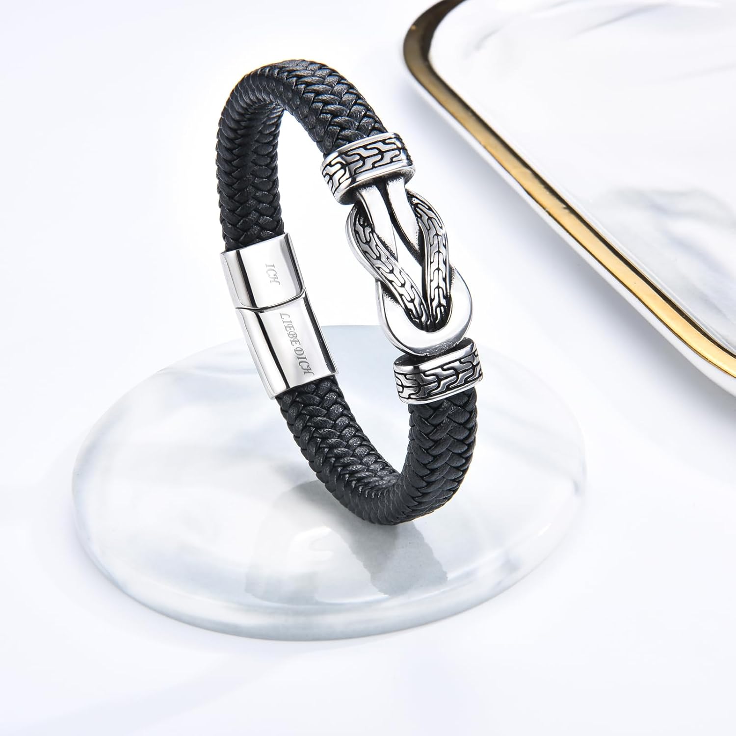 Detalle de USEEDOVIA Lederarmband mit Infinity-Symbol und Magnetverschluss – Geschenkidee für Sohn, Papa oder Schatz