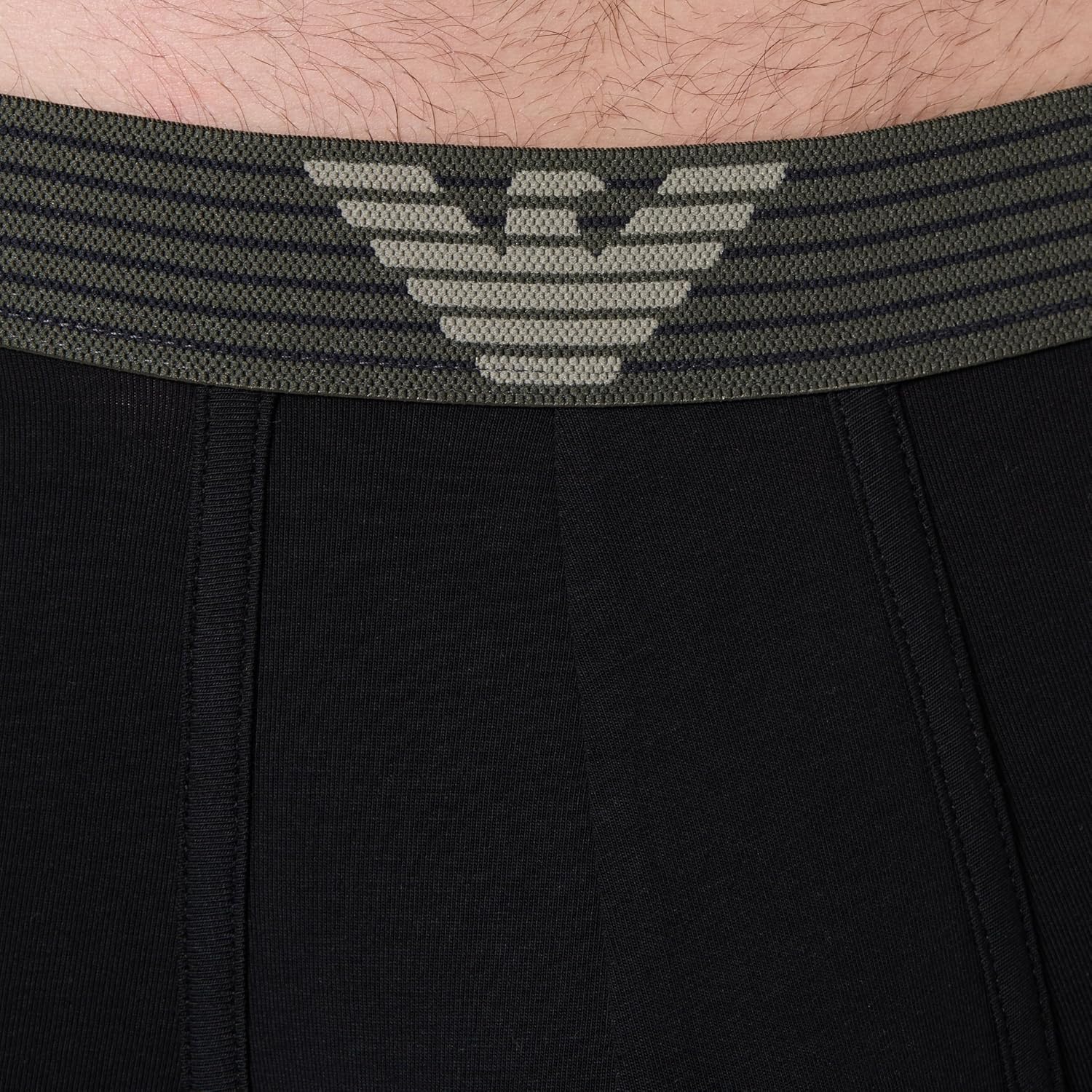 Detalle de Emporio Armani Trunk Costume a Pantaloncino Uomo: comfort leggero e stile essenziale