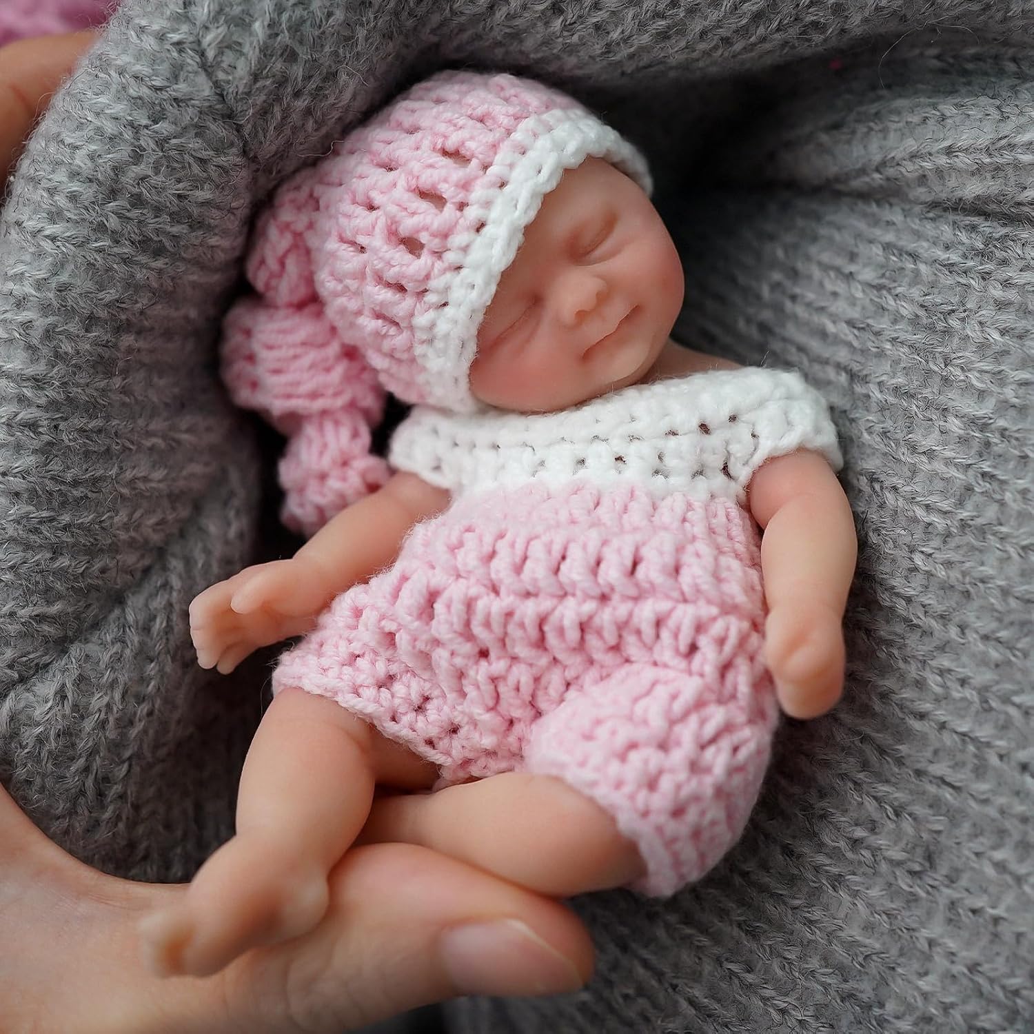 Detalle 2 de Newtotlove Mini Silicone Baby Doll, 4.5-Inch