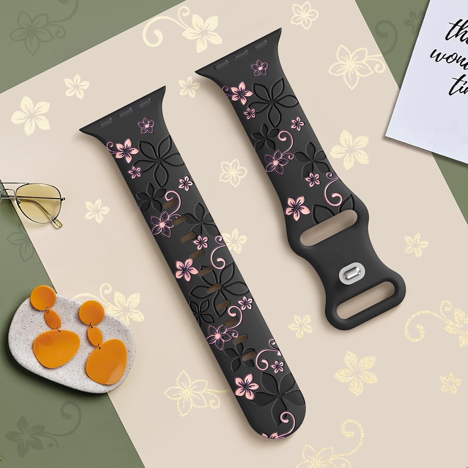 Detalle de Floral engraved Apple Watch strap 38mm