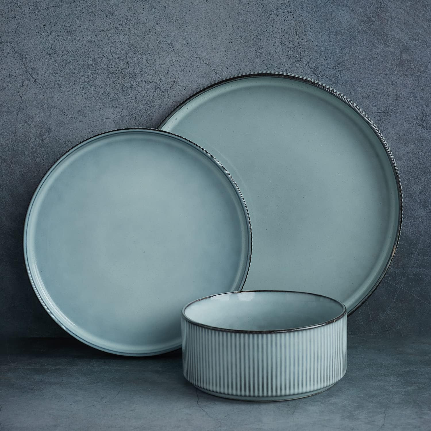 Detalle de famiware Star 12‑Piece Dinnerware Set 23 oz 🍽