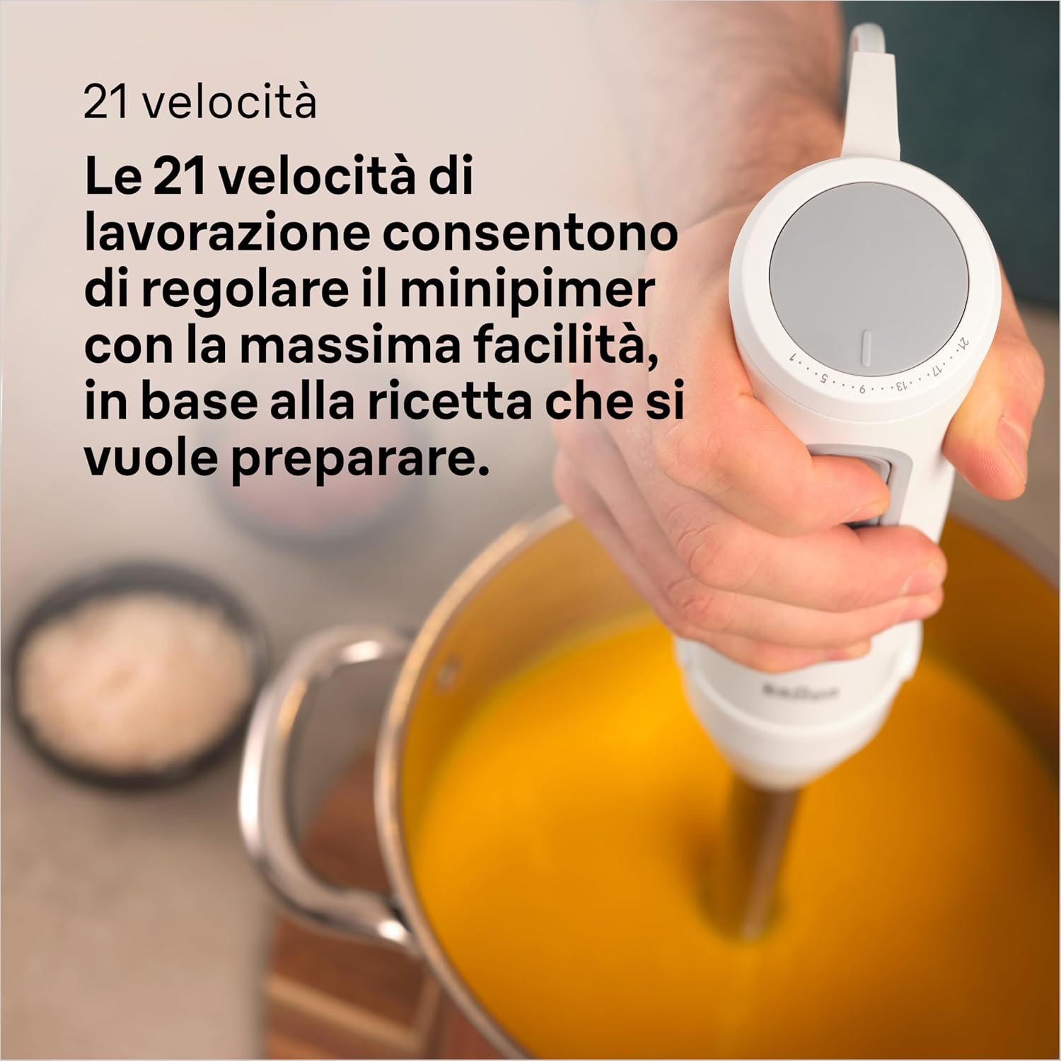 Detalle 1 de Braun MultiQuick 5 MQ50.201M: frullatore ad immersione 1000W con PowerBell Plus, accessori EasyClick e capacità 600 ml