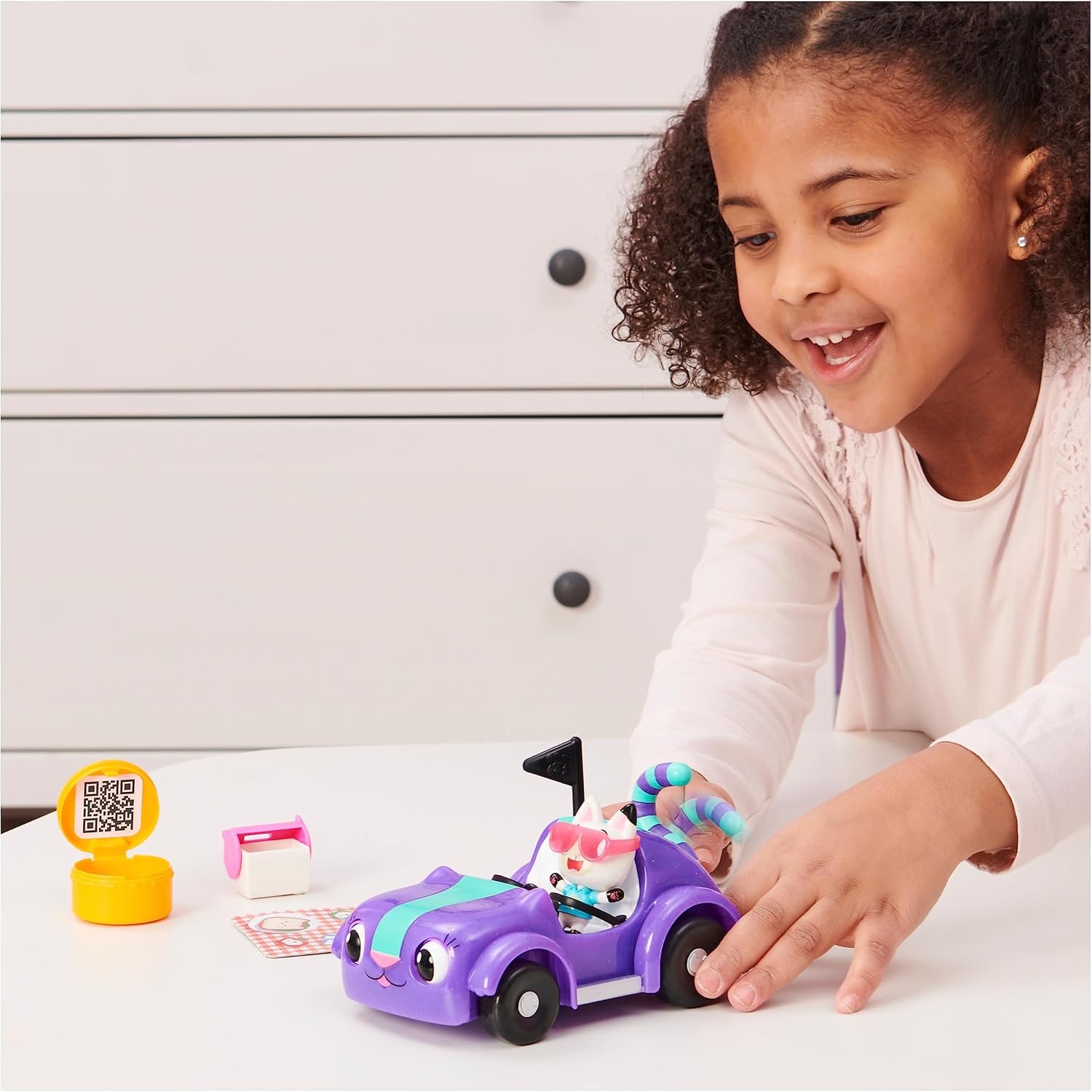 Detalle 1 de DreamWorks Gabby’s Dollhouse Carlita toy car