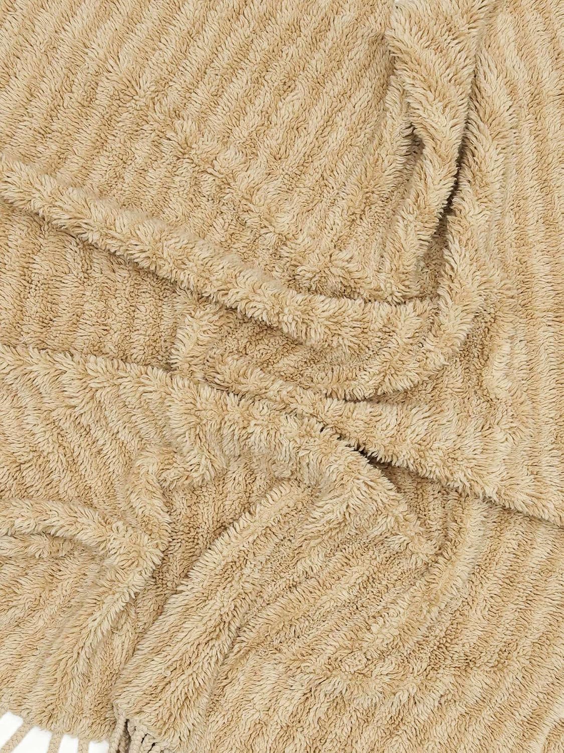 Detalle de RugVista Ecco, dywan 160 × 230 cm, wysoki włos, off white i beżowy