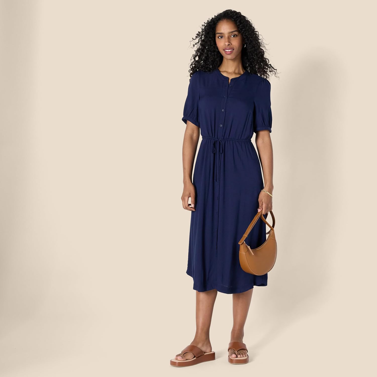 Detalle 2 de Amazon Essentials Damen Tailliertes Midikleid in A-Linie mit Halben Ärmeln und Ausgestelltem Rockteil mit Taschen