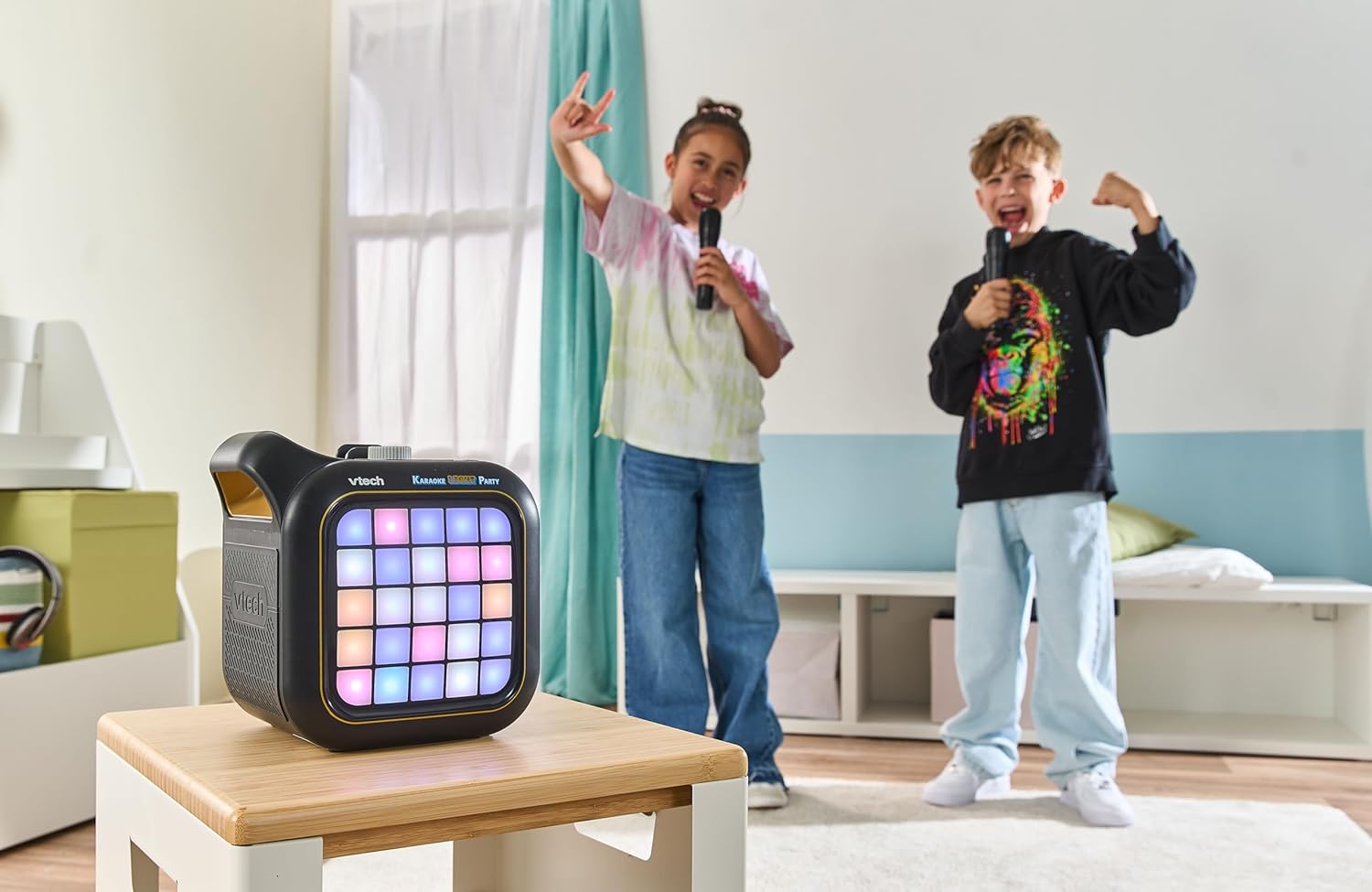 Thumbnail 5 de VTech Karaoke Light Party portable Bluetooth karaoke machine with 2 wireless microphones and light show