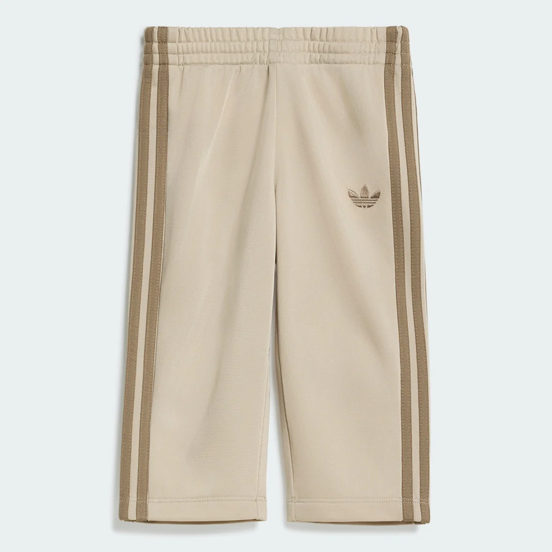Detalle 2 de Adidas CHÁNDAL FIREBIRD Beige — comodidad y estilo urbano