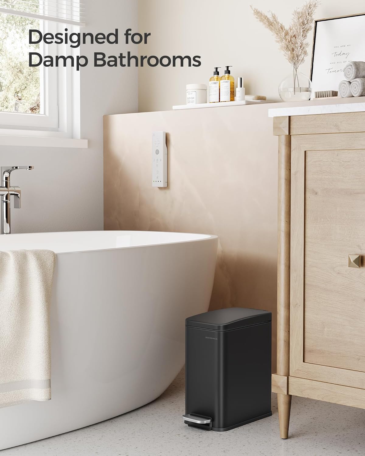 Detalle de Narrow pedal toilet bin 5 L LTB560B05