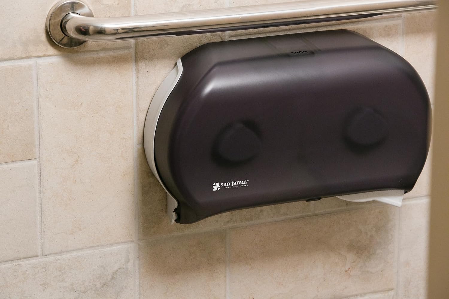 Thumbnail 4 de San Jamar SJMR4000TBK Classic Twin Jumbo Bath Tissue Dispenser, Pearl Black