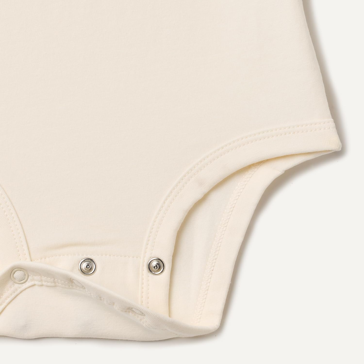 Thumbnail 2 de Amazon Essentials x Sofia Grainge Unisex Baby Kurzarm-Bodysuit (3er-Pack) mit Rundhalsausschnitt