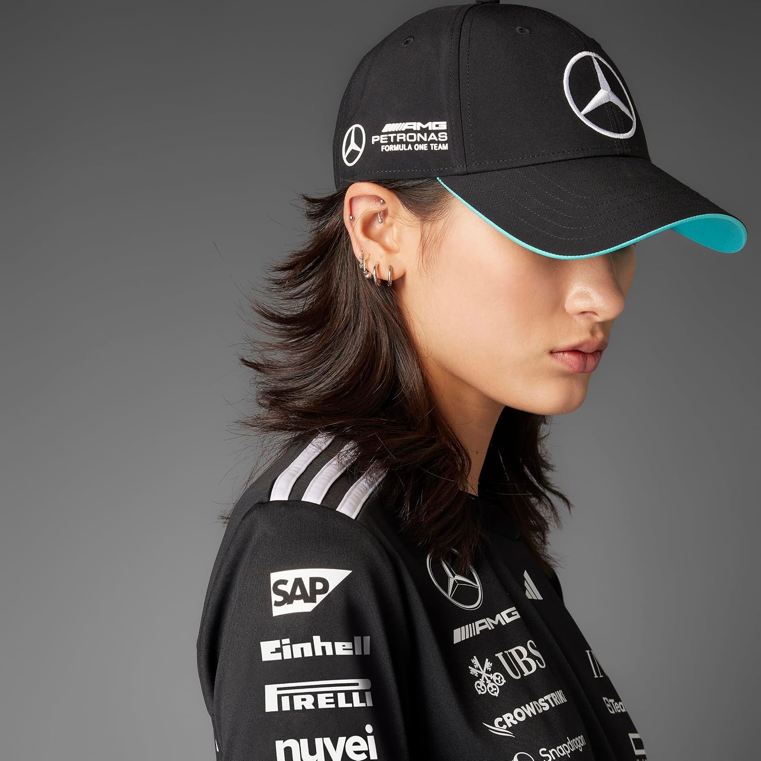 Detalle 2 de adidas Mercedes-AMG Petronas Formula One Team Driver Cap (Unisex)