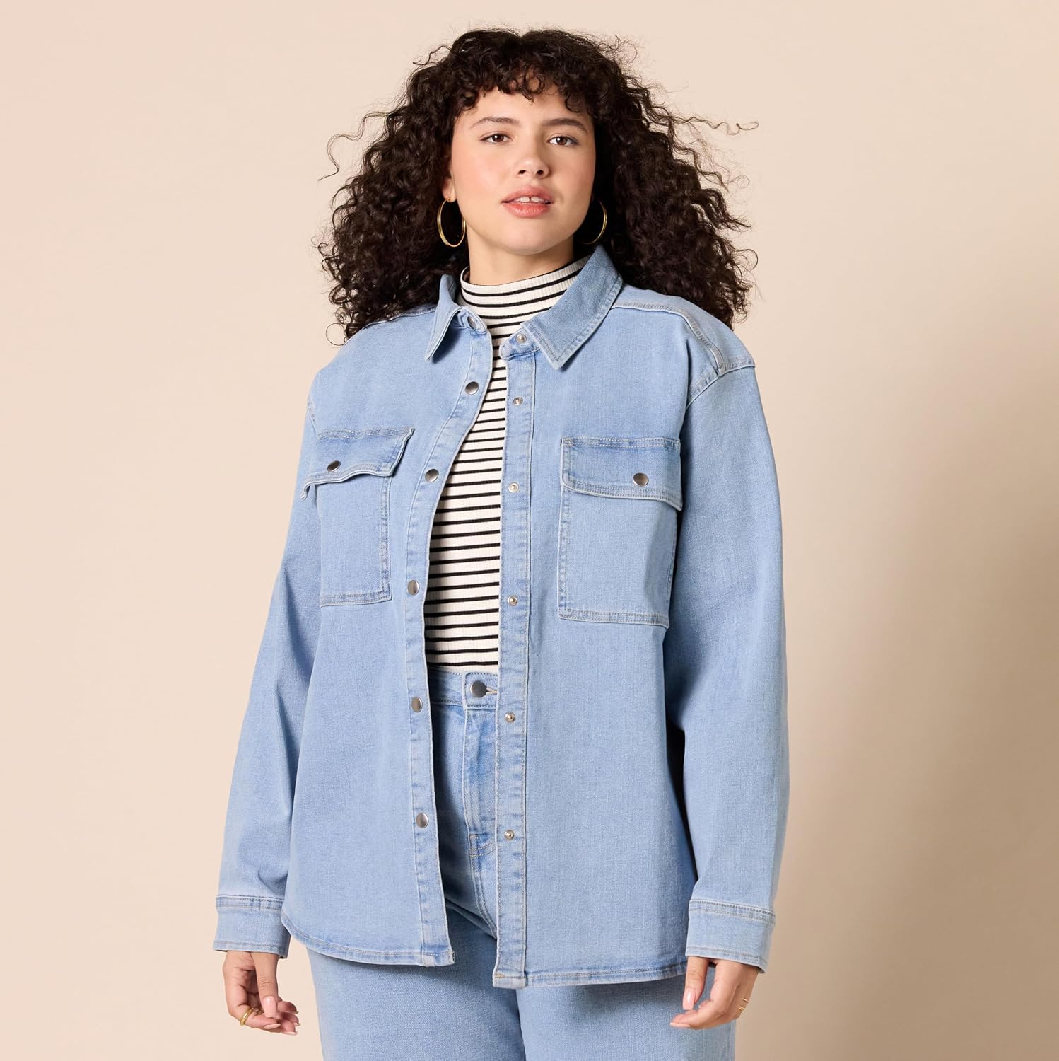 Thumbnail 4 de Amazon Essentials Veste Chemise en Jean Épais Oversize pour Femme