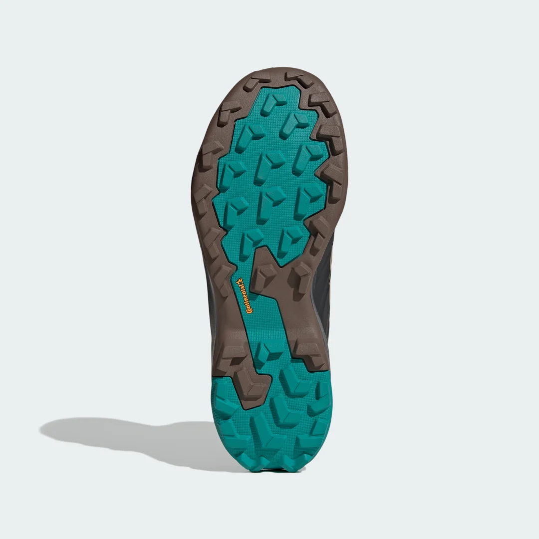 Detalle de Adidas Terrex Skychaser AX5 Mid GORE-TEX CLIMAWARM+ — Bota de senderismo para rutas exigentes