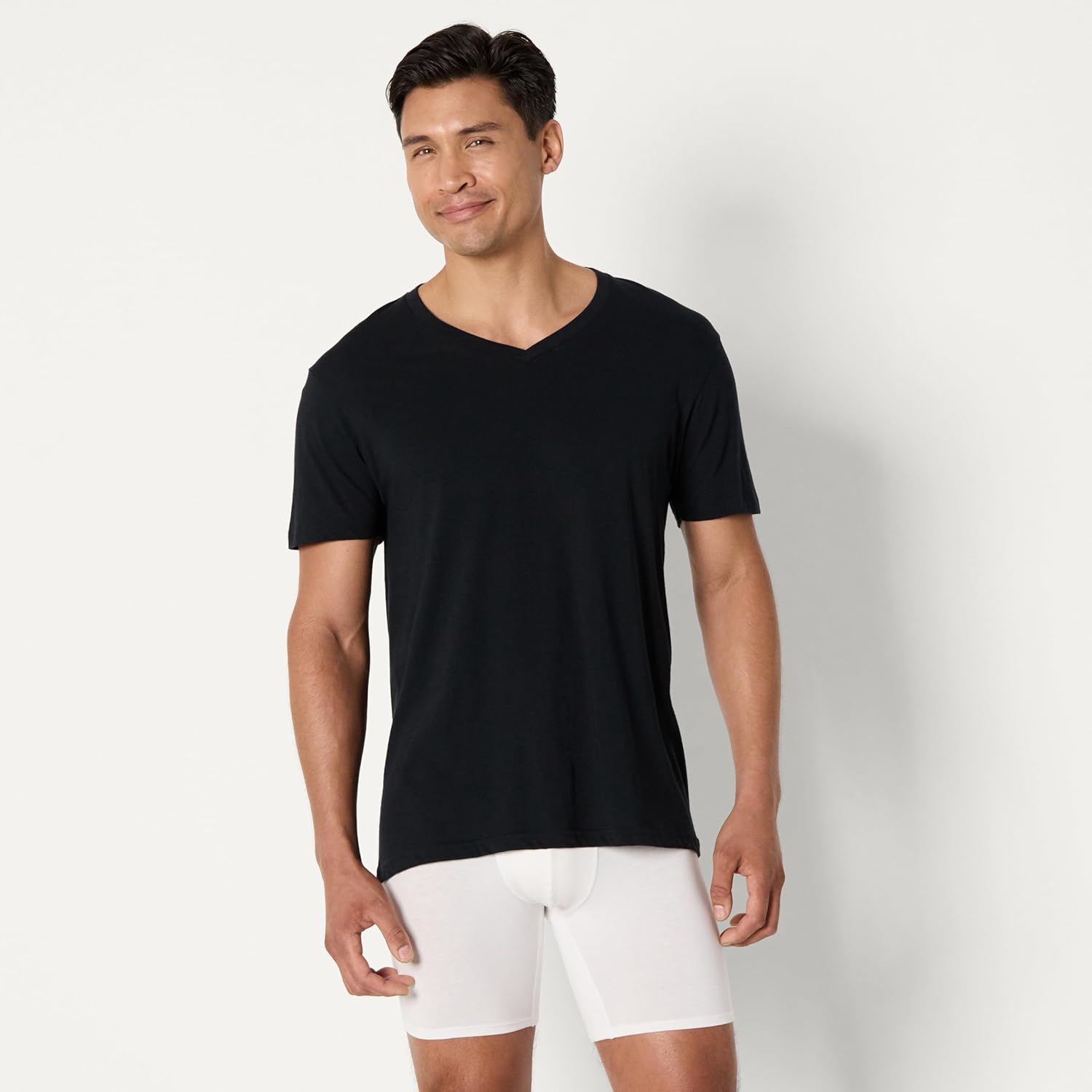 Thumbnail 4 de Amazon Essentials Men’s V-Neck Undershirt (Pack of 6) – Breathable Cotton Jersey