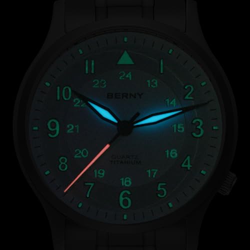 Detalle de BERNY reloj de titanio con movimiento VH31, cristal de zafiro y 5 ATM