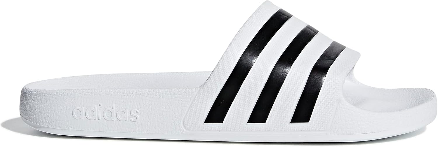 Detalle de adidas Unisex Adilette Aqua Slides: Cloud White / Core Black / Cloud White, UK 5 / EU 38