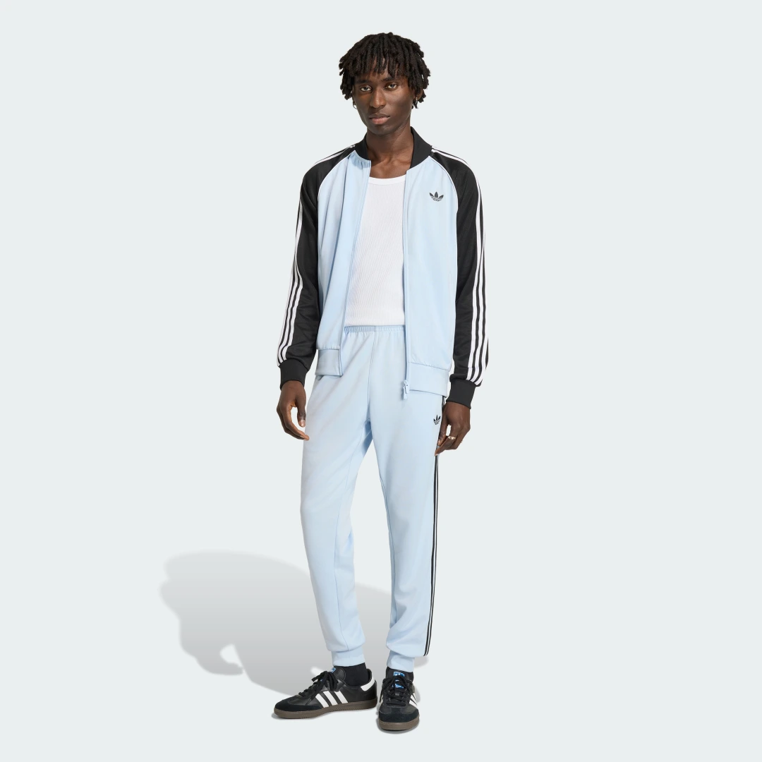 Detalle de Chaqueta deportiva SST de Adidas (Azul) – versión SST para entrenos y uso diario