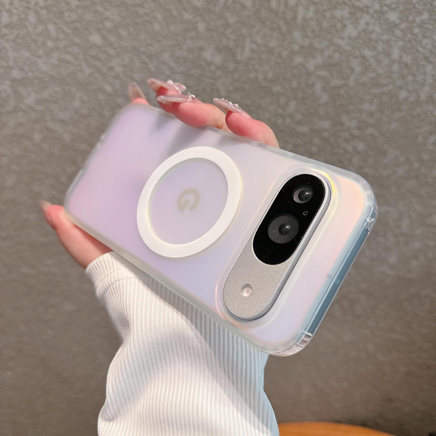 Detalle 2 de Google Pixel 10 Pro Holographic Magnetic Case