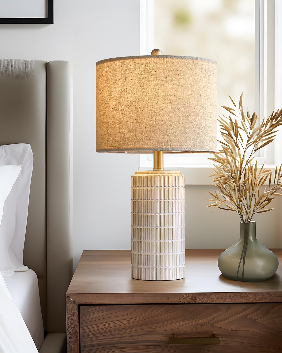 Detalle 1 de PoKat Table Lamp, 23-inch