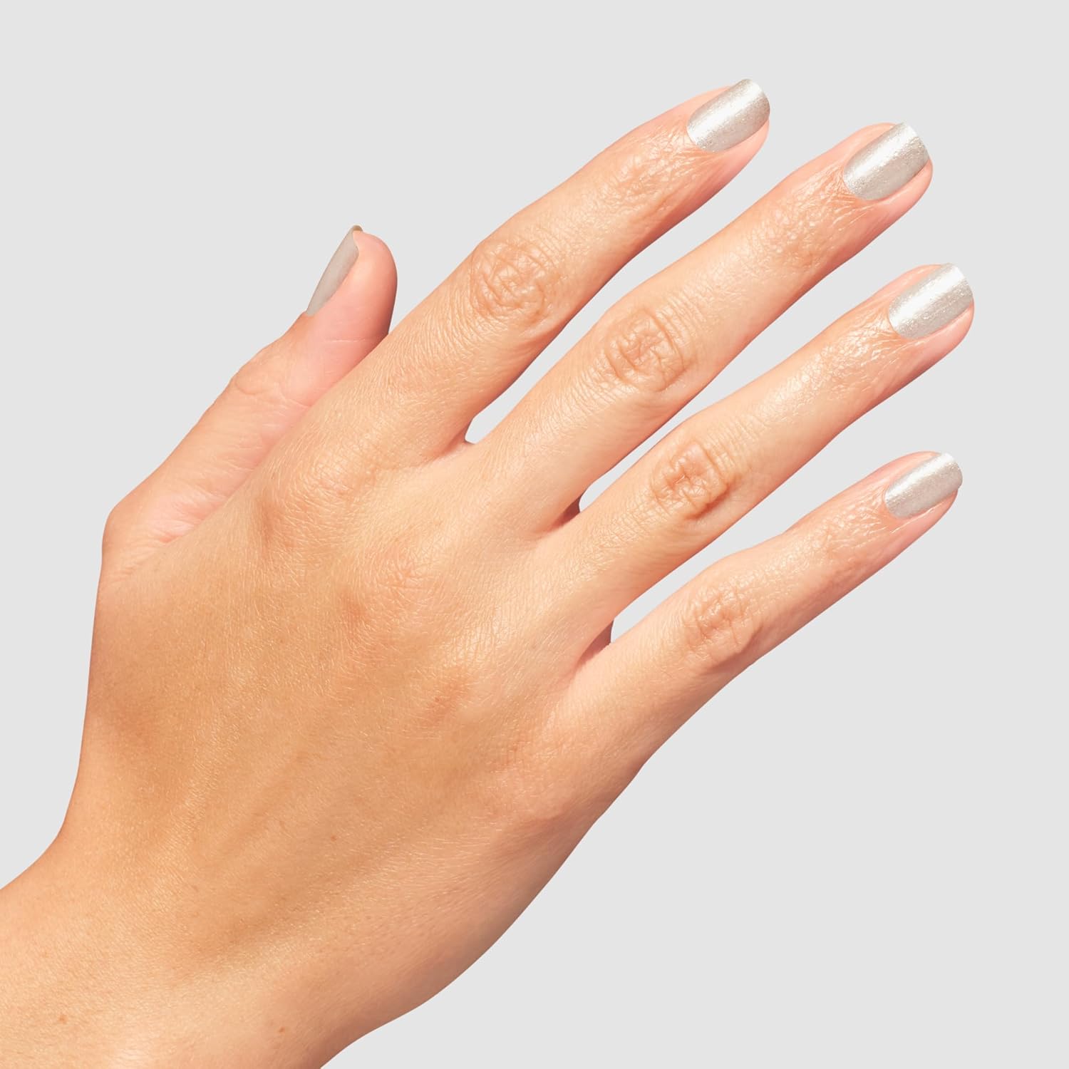 Thumbnail 2 de OPI Nail Lacquer OPI’m Dreaming Collection „Hands in The Clouds“ – schimmernder, schnelltrocknender Nagellack (15 ml)