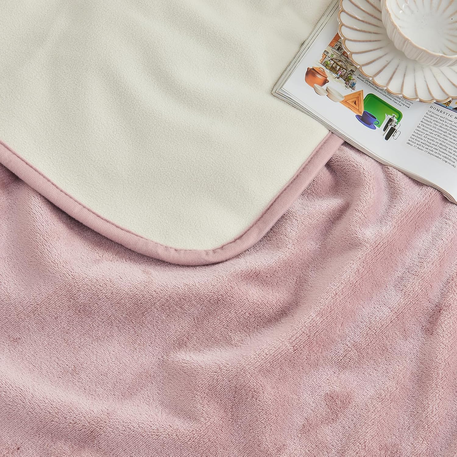 Thumbnail 4 de Yaning Waterproof Blanket 203x228cm in Dusty Pink/Off White – reversible leakproof bed, sofa & car cover