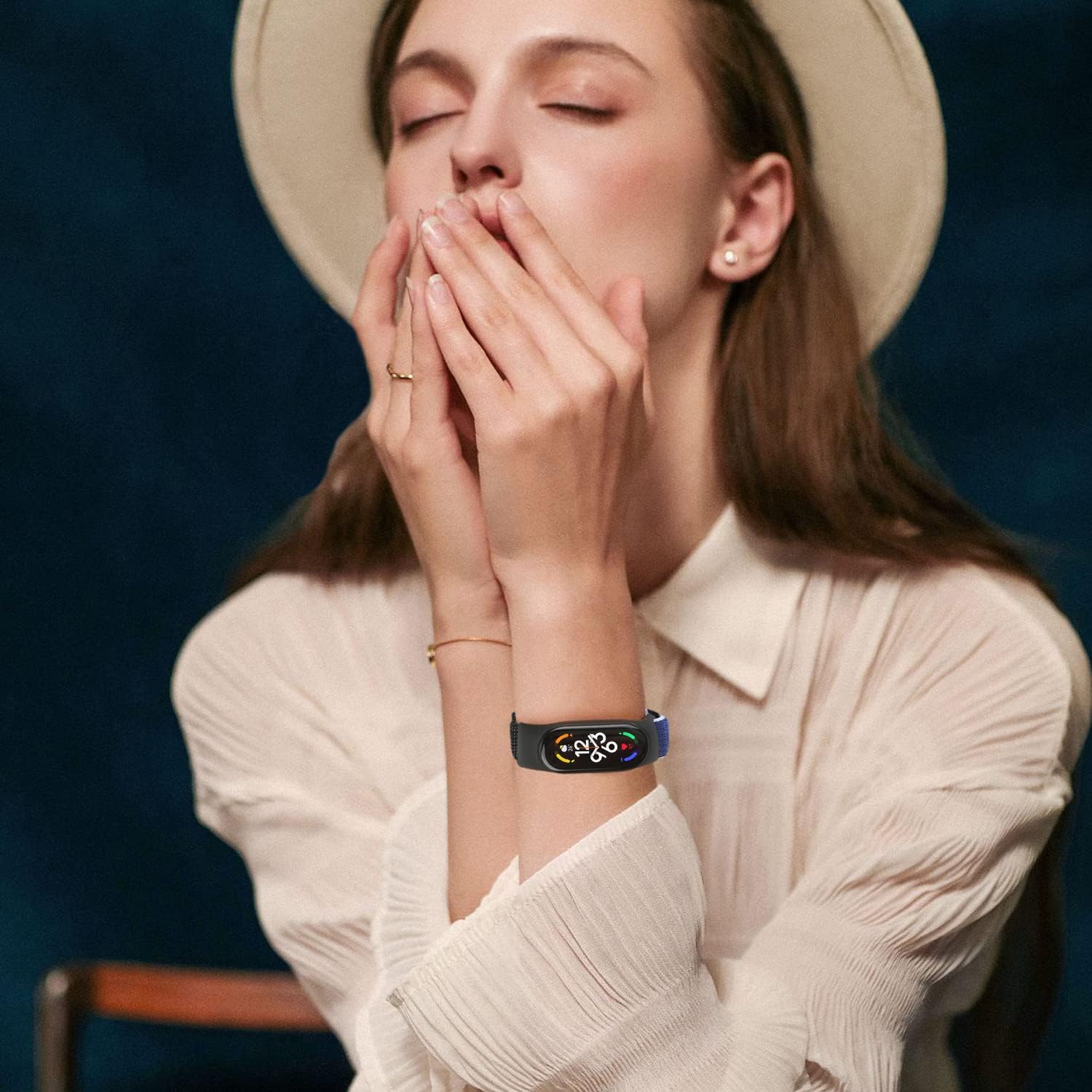 Detalle de Tiptops Nylonarmband kompatibel mit Xiaomi Mi Band 7/6/5/4/3 und Amazfit Band 5 – atmungsaktiv, verstellbar, Klettverschluss