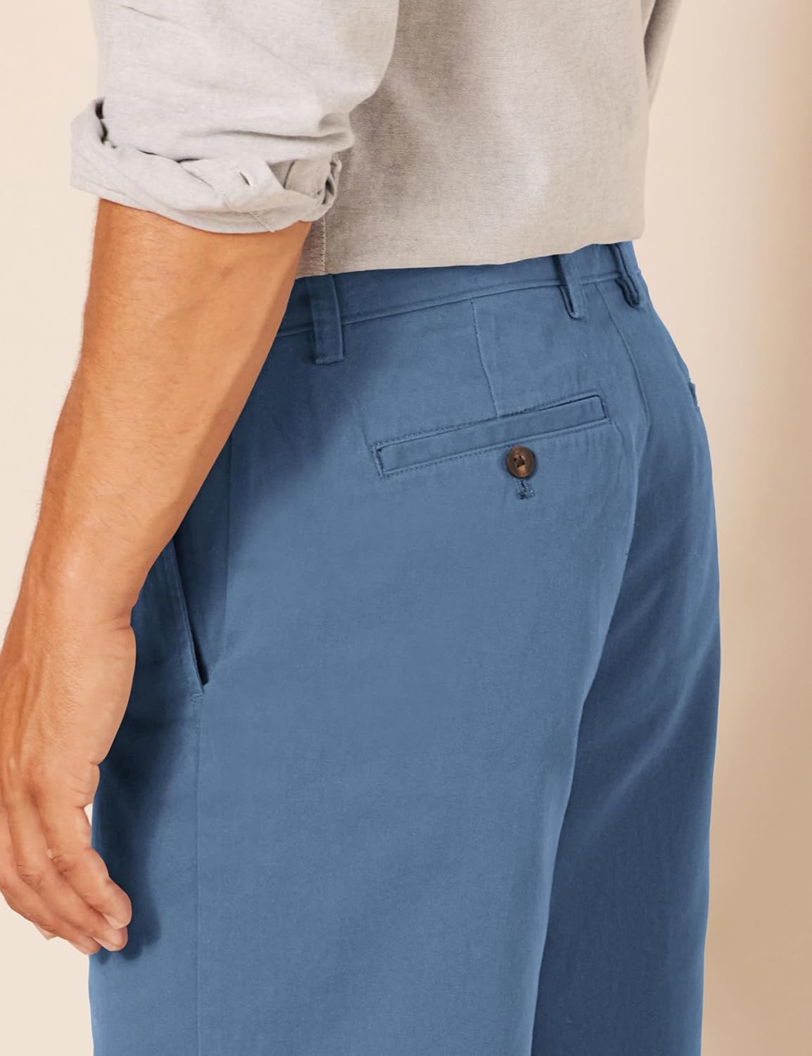 Thumbnail 3 de Amazon Essentials Men’s Classic Fit 9" (23cm) Pocketed Chino Shorts