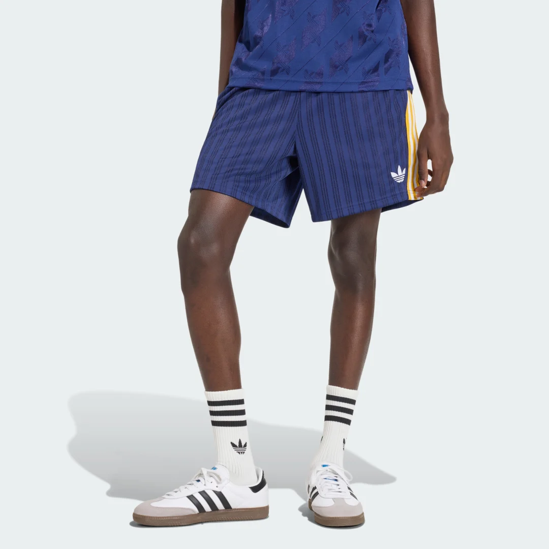 Detalle de Pantalón corto Real Madrid Originals de Adidas – azul, para fans y entrenamientos