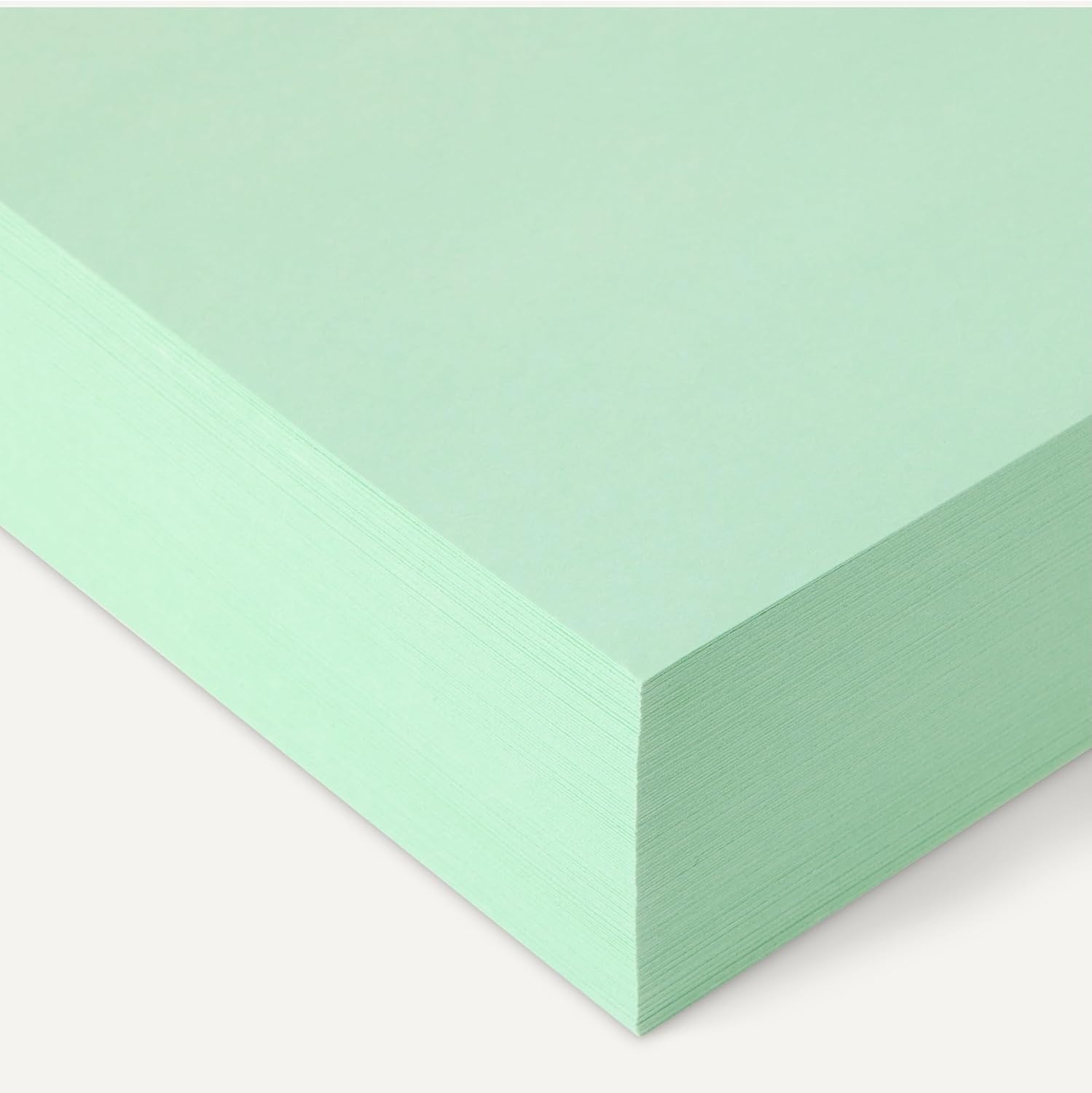 Detalle de Amazon Basics Color Copy Paper, 30% Recycled, 8.5 x 11, 20 lb, Green Pastel, 500 Sheets
