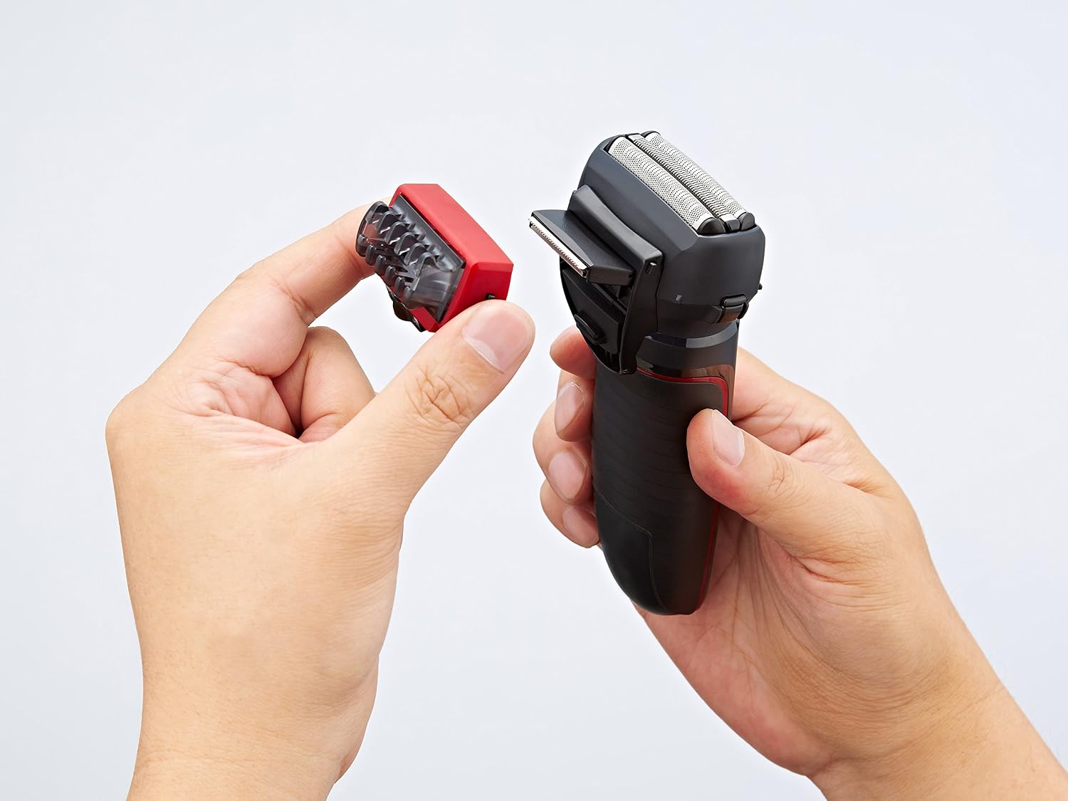 Detalle de Panasonic ES-LL41-K503 hybridrakapparat för våt- och torrakning med trimmer