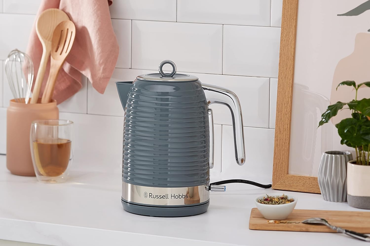 Thumbnail 1 de Russell Hobbs Bouilloire électrique Design & Performance Inspire Gris 1,7 L 2400 W (24363-70)