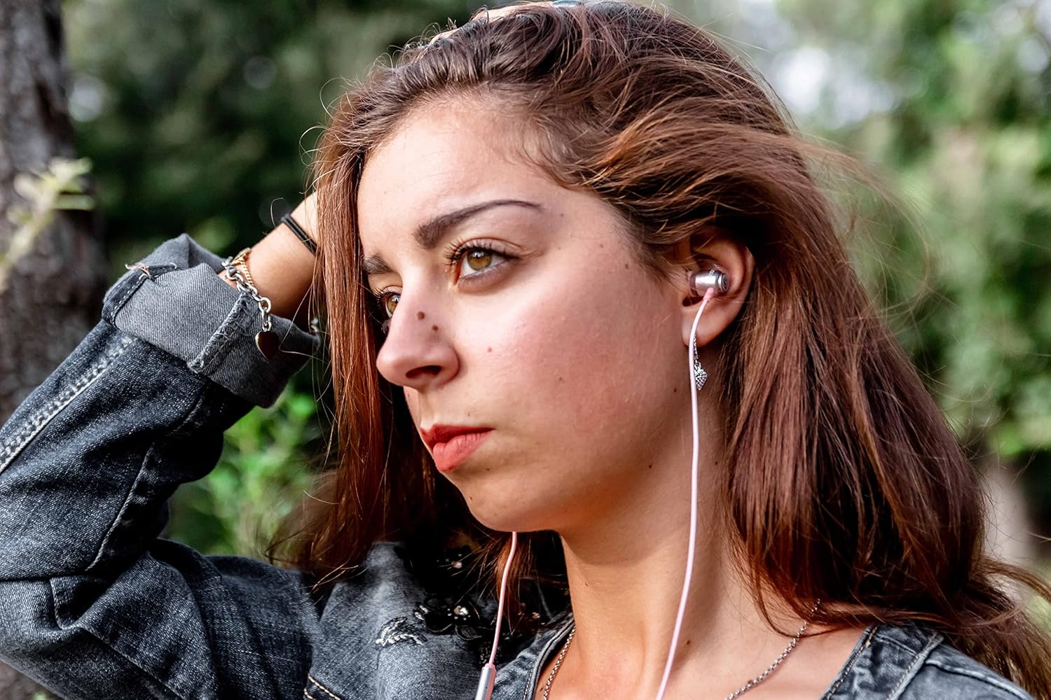 Thumbnail 4 de Ludos CLAMOR Wired Earbuds: In-Ear Sound with Memory Foam, Microphone & 5-Year Warranty (Pink)