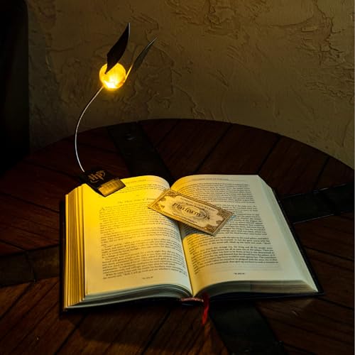Detalle de Luz de lectura de la snitch dorada de Harry Potter de Paladone | clip para libro con 3 niveles de brillo