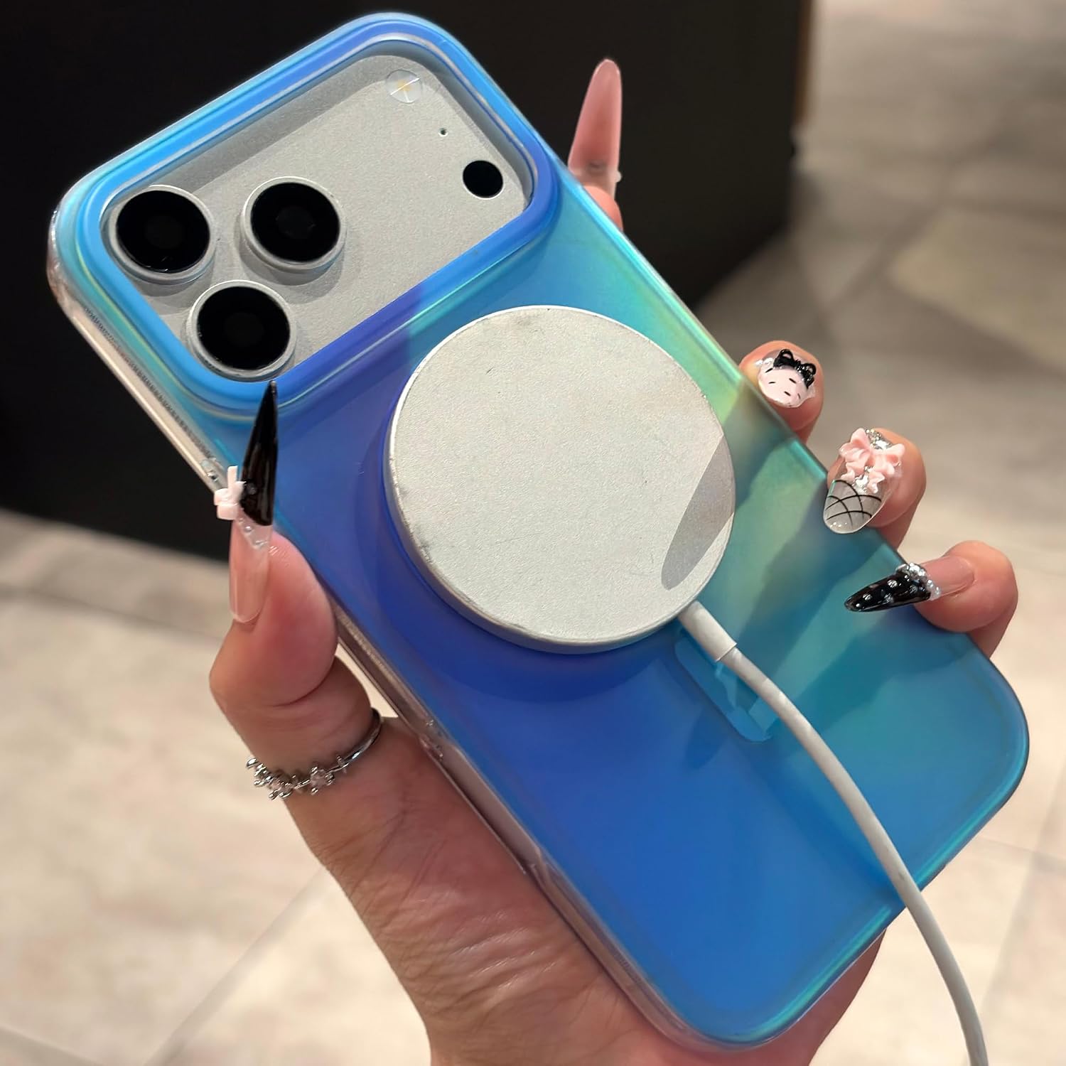 Detalle 2 de RoyMonkey Magnetic iPhone Case for iPhone 17 Pro Max