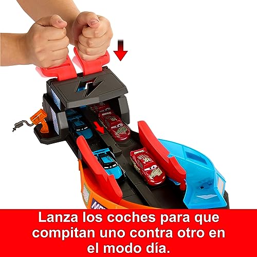 Thumbnail 3 de Mattel Disney Pixar Cars Pista Nocturna Brillante con 2 Coches 🌙