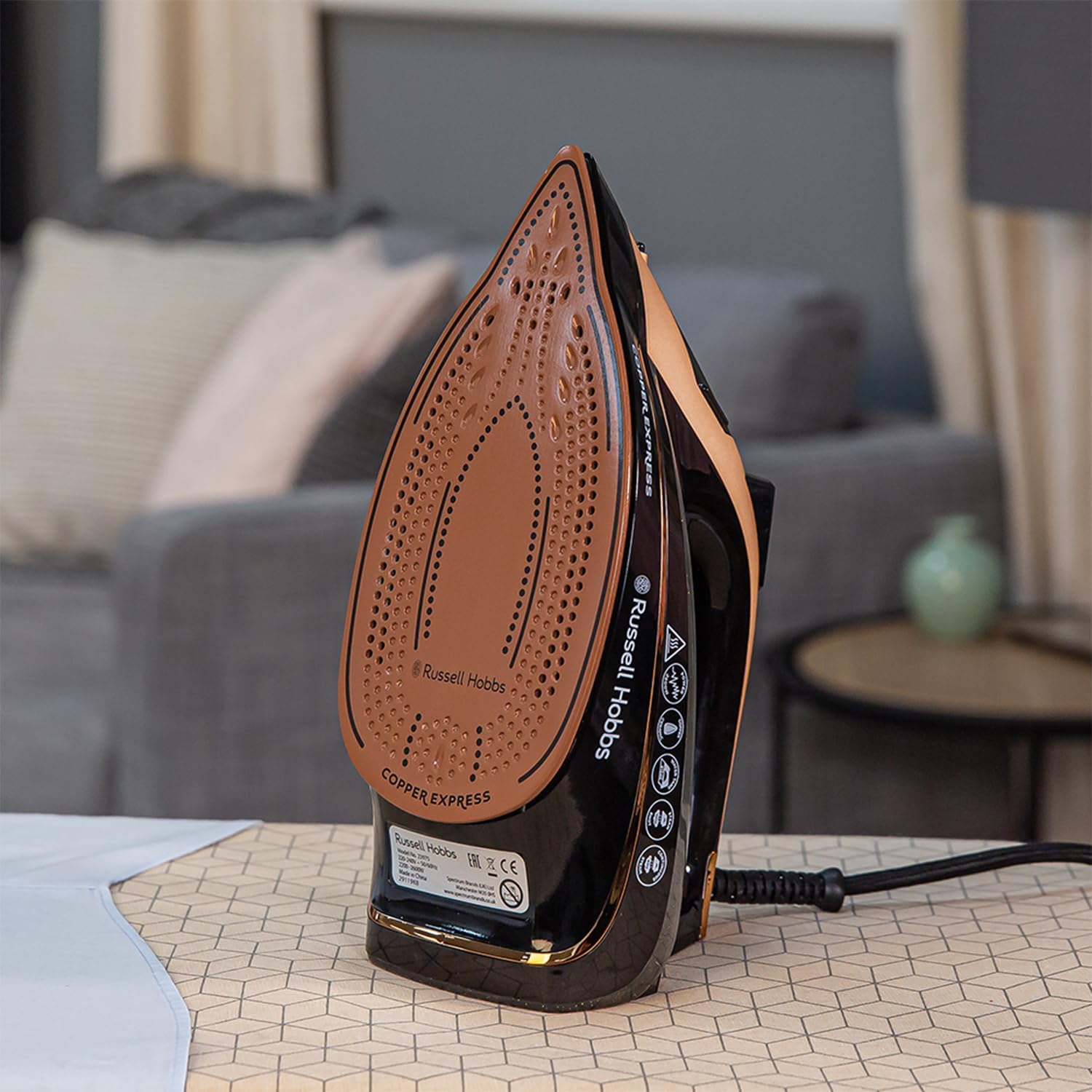 Detalle 2 de Russell Hobbs Copper Express 23975 315ml iron