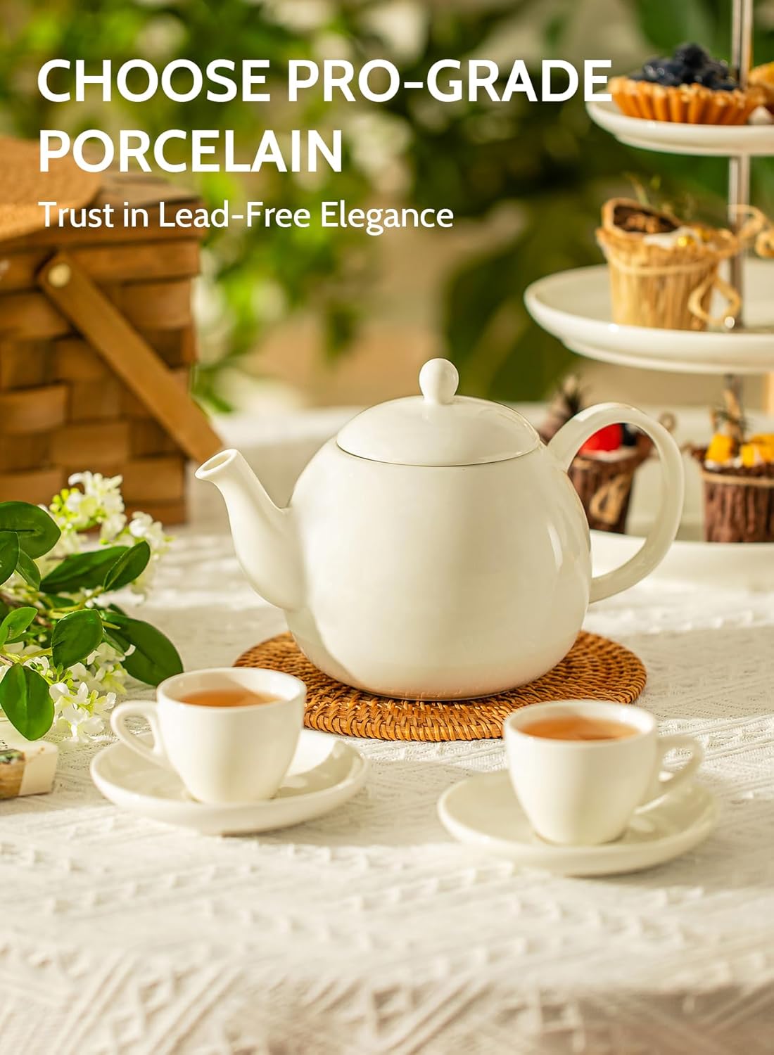 Detalle de Sweese Porcelain Teapot (40 Ounce) in White — Large Enough for About 5 Cups