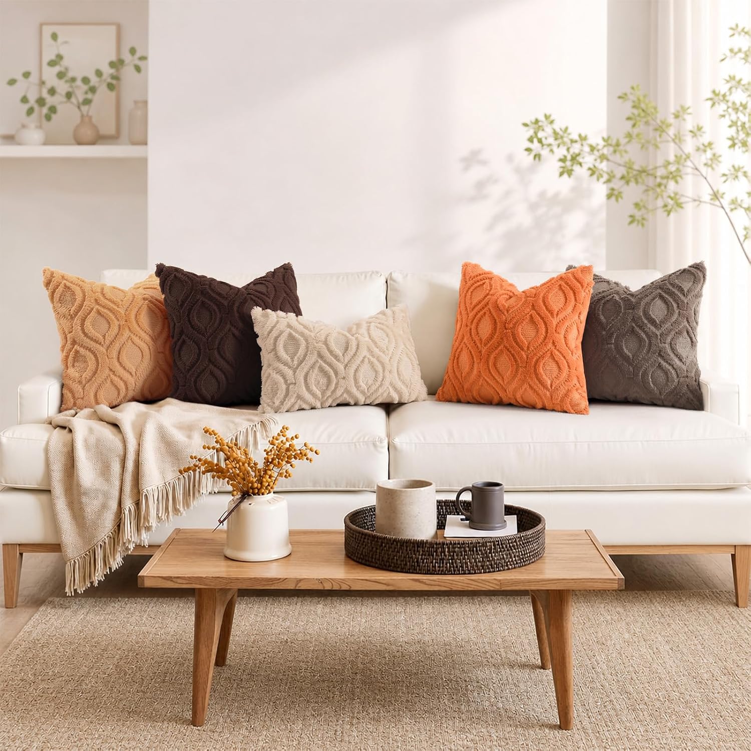 Detalle de decorUhome 18x18 Faux Fur Throw Pillow Covers, Dark Brown, Set of 2