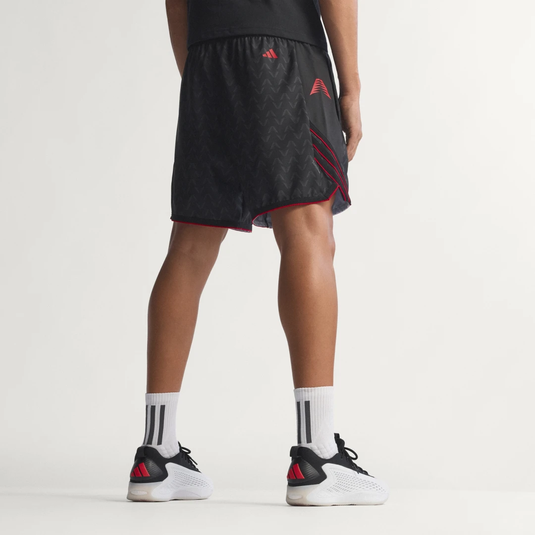 Detalle 2 de Pantalón corto Anthony Edwards Crazy Lite AOP de Adidas: negro, versatilidad para entrenar y jugar