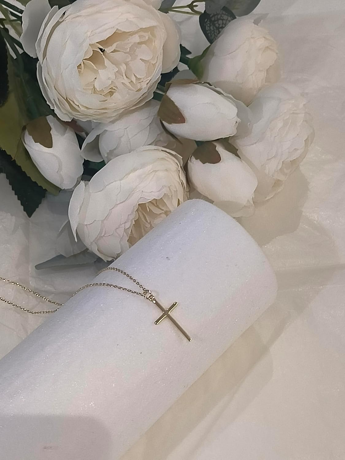 Detalle de HAXIYA Cross Pendant Necklace 14K Gold Plated
