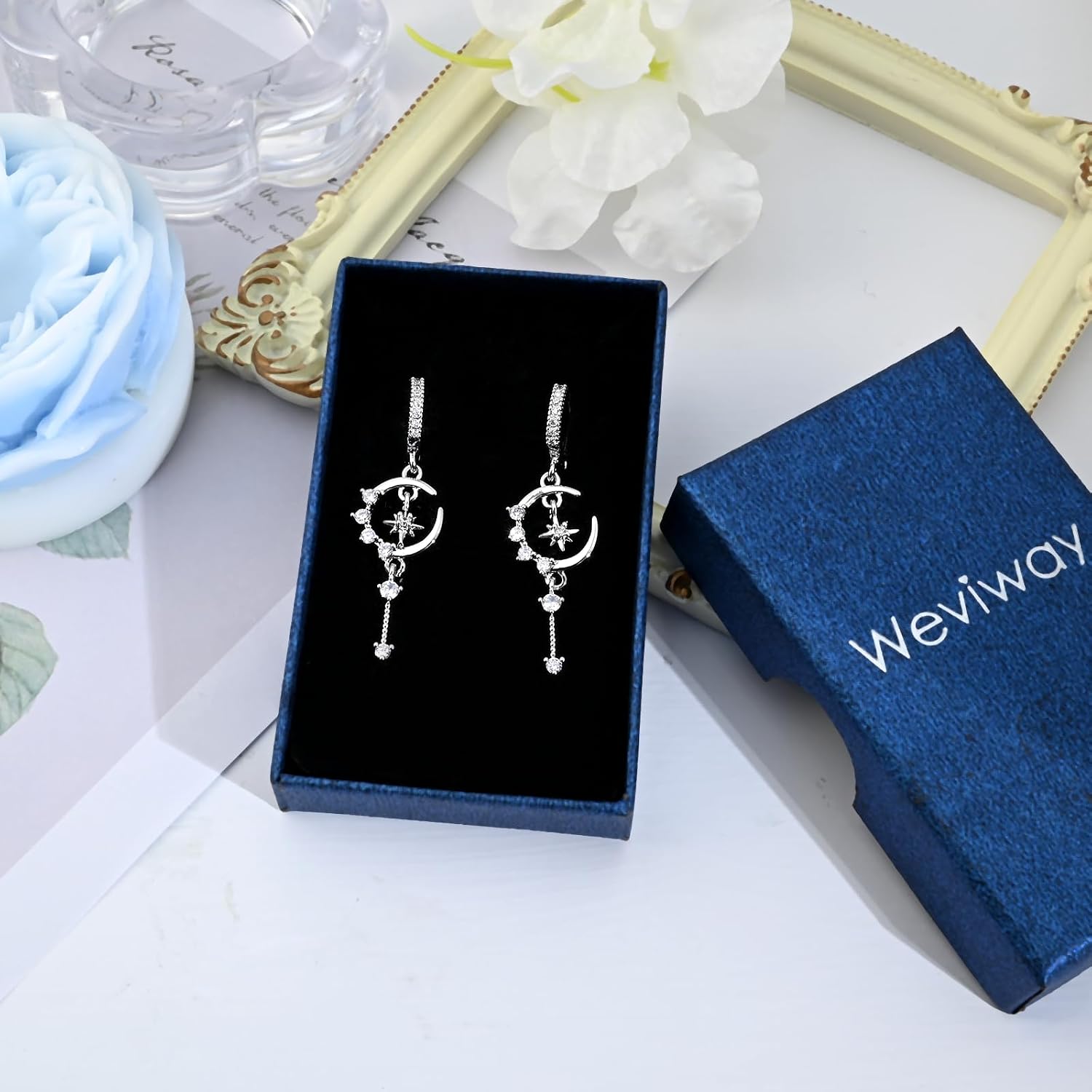 Thumbnail 6 de Weviway Moon and Star Huggie Dangle Earrings for Women – Celestial Silver with Cubic Zirconia