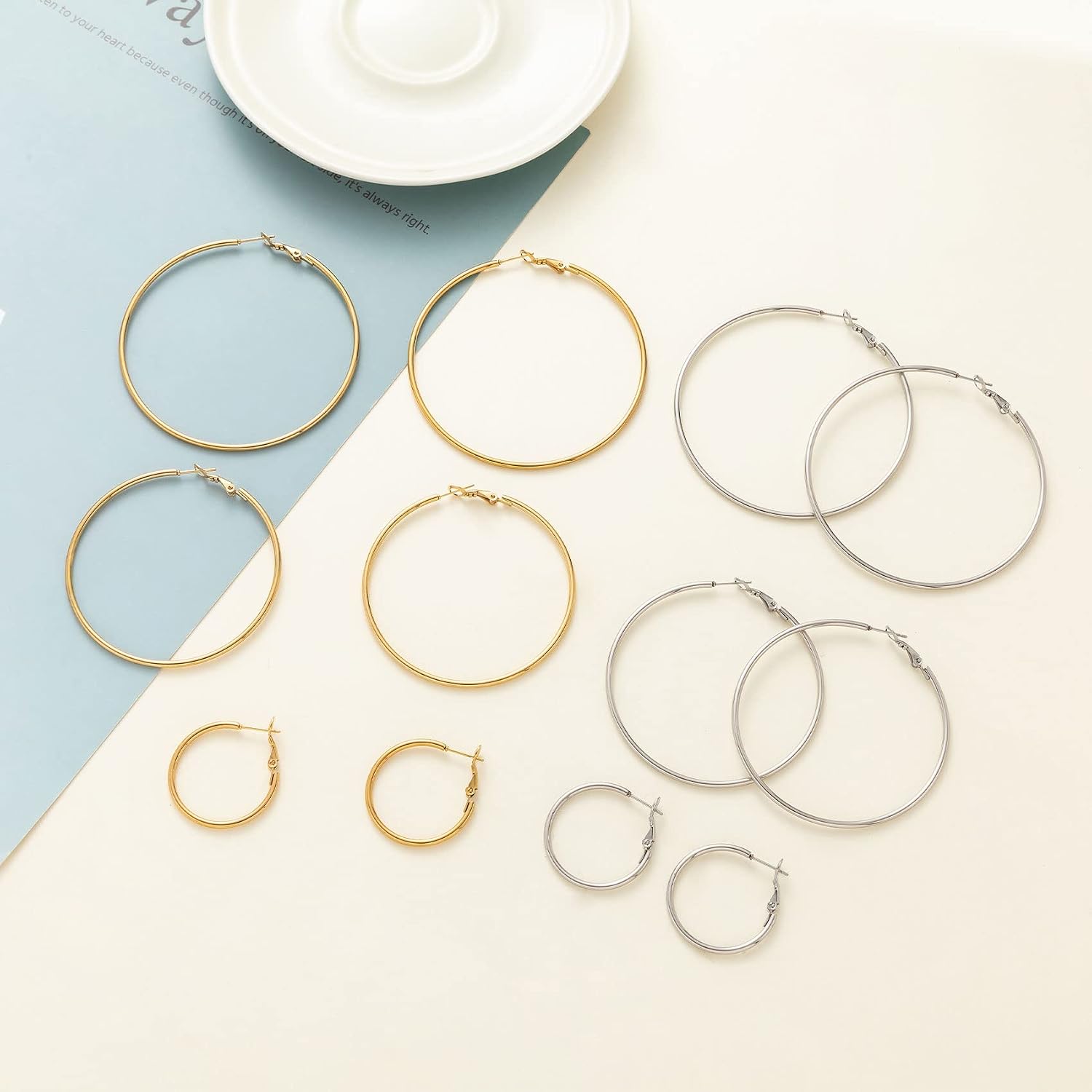 Detalle de PABBEU Hoop Earrings in 316L Stainless Steel