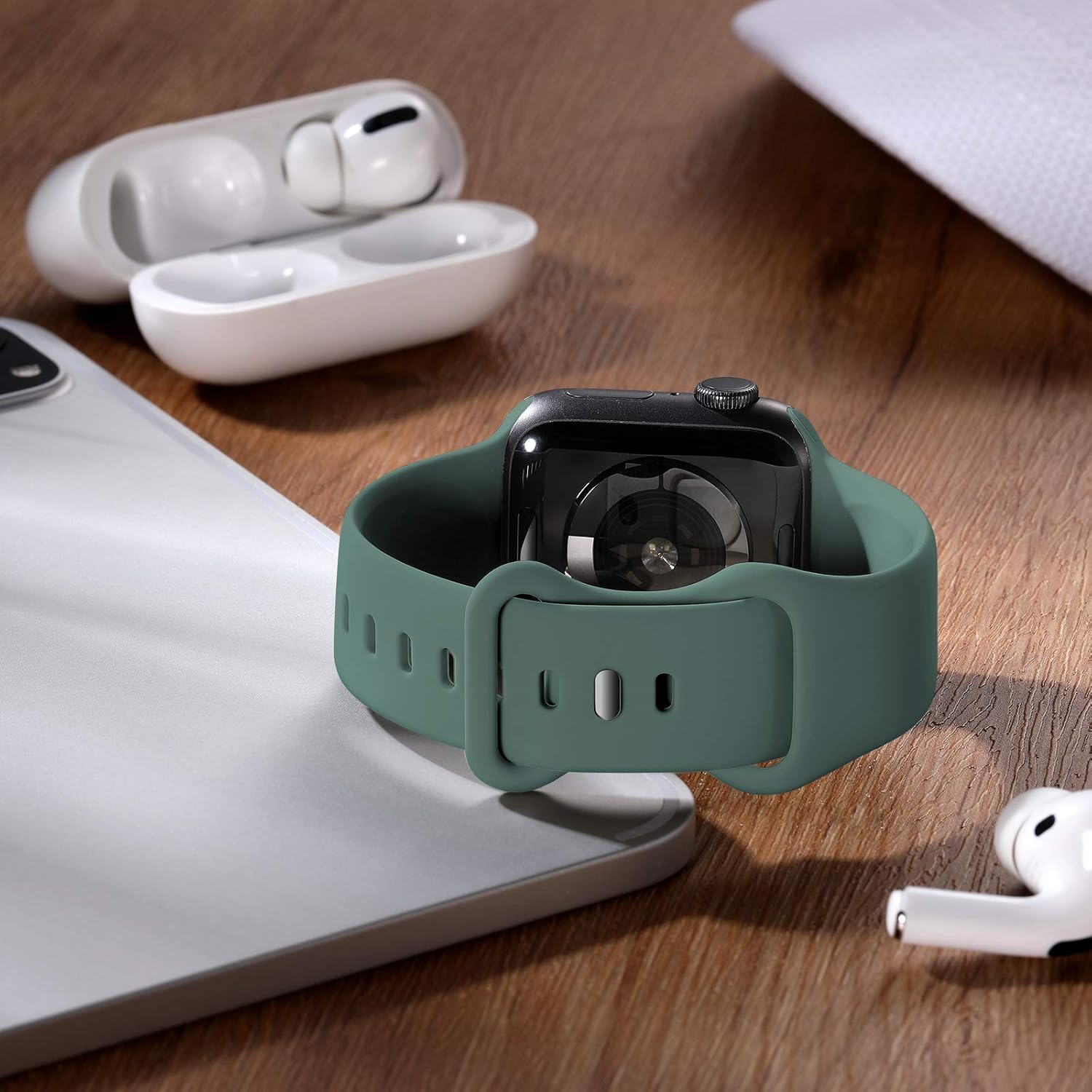 Detalle 2 de CeMiKa Silicone Sport Strap replacement for Apple Watch (38mm–49mm, Pinegreen)
