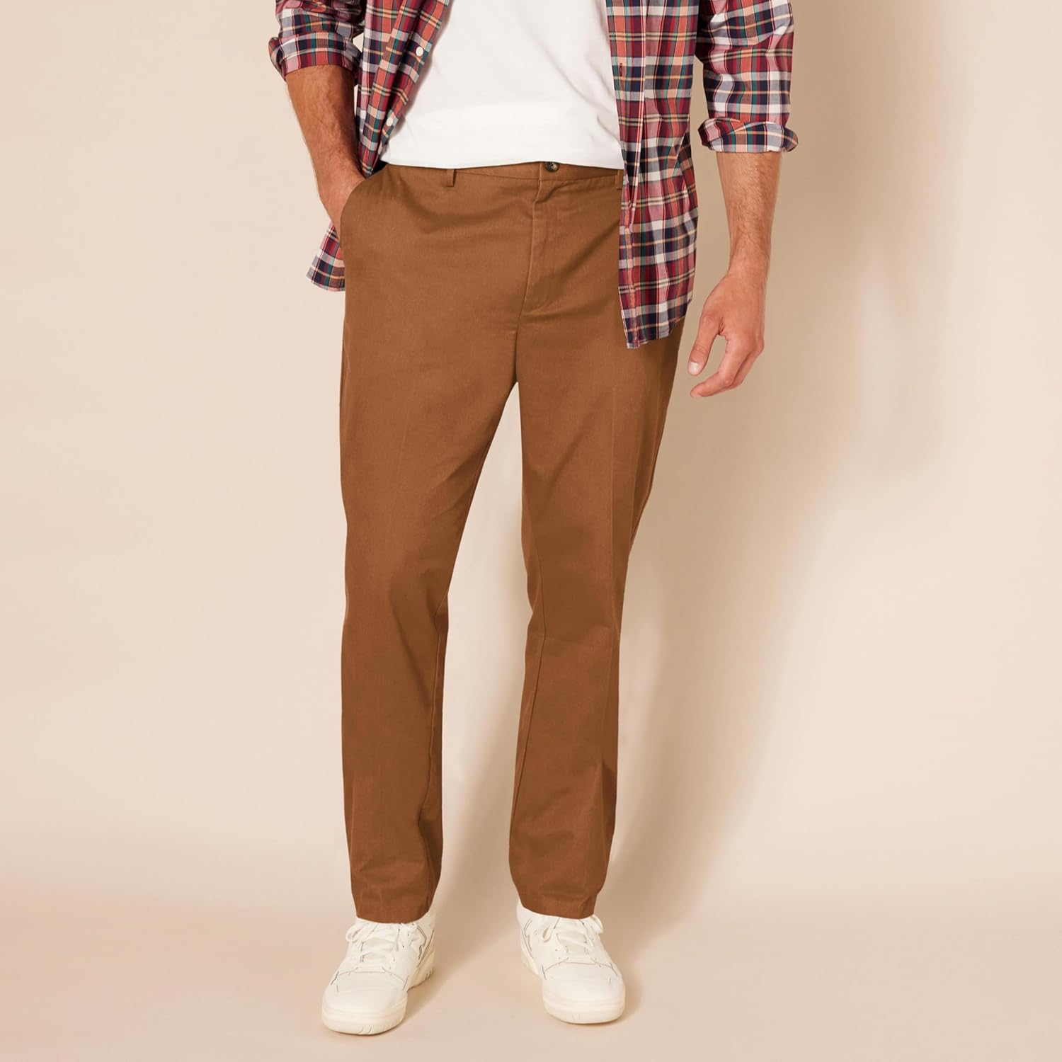Thumbnail 2 de Amazon Essentials men’s Slim Fit wrinkle-resistant flat-front work chino trousers