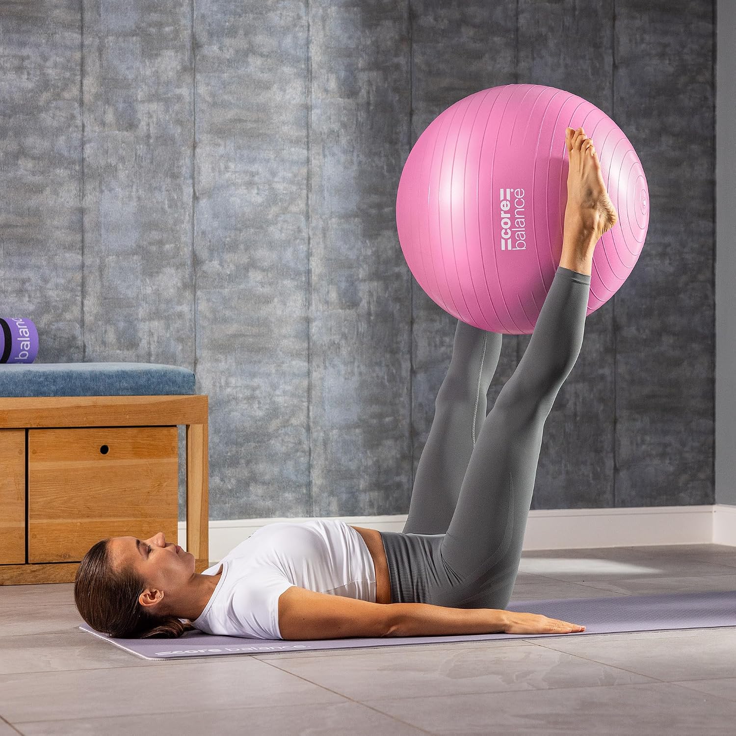 Detalle de Core Balance HU-XI-15 Exercise Ball, Anti-Burst PVC, Pump and Tape Measure