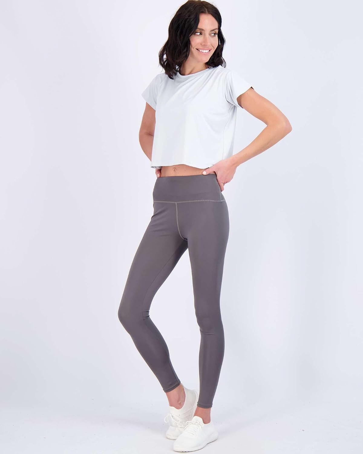 Detalle de Real Essentials 5 Pack: Women's Dry-Fit Crop Top Short Sleeve Shirts – Plus Size Available