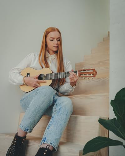 Thumbnail 6 de Yamaha GL1 Guitalele: chitarra‑ukulele in legno, 6 corde nylon/acciaio, scala 17'' con custodia inclusa