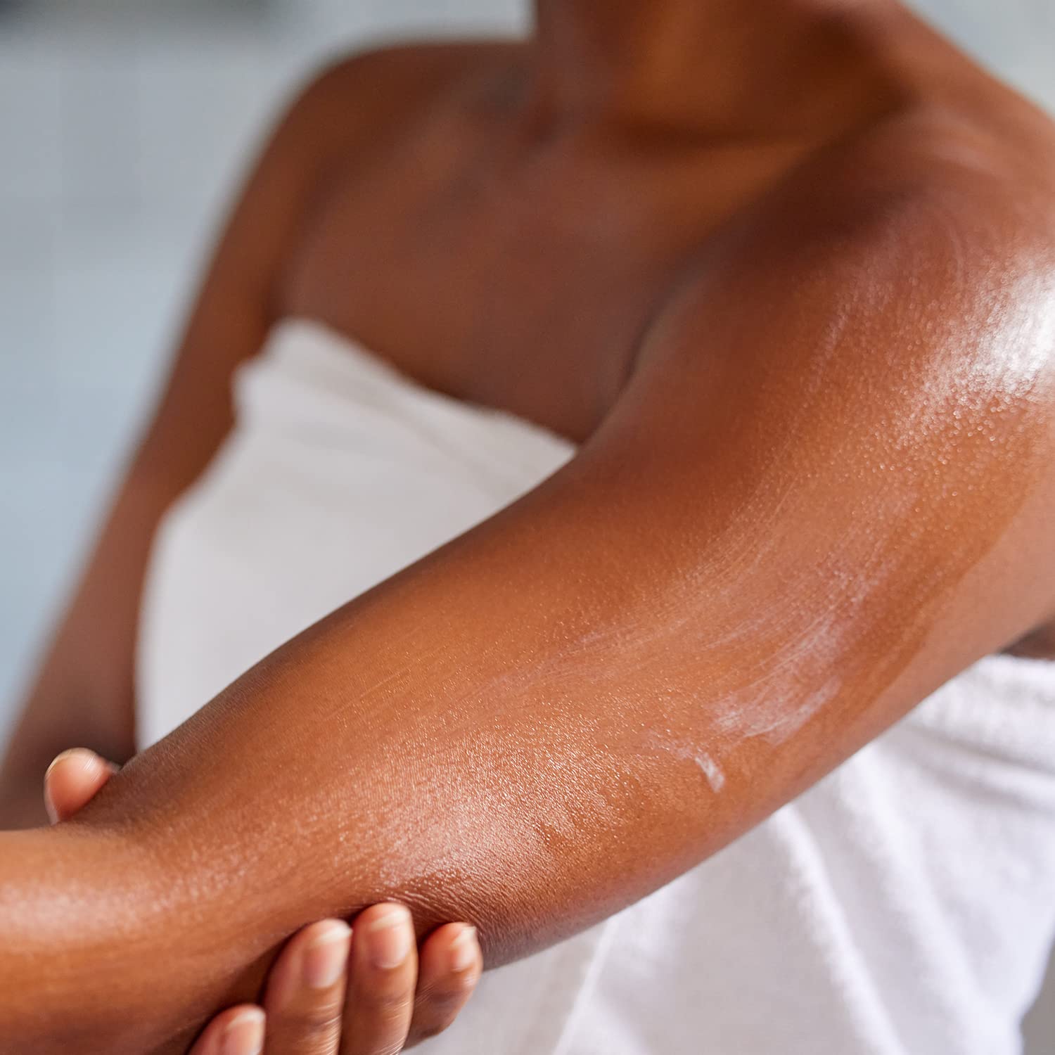 Thumbnail 4 de Amazon Basics Daily Moisturizing Lotion 12 fl oz