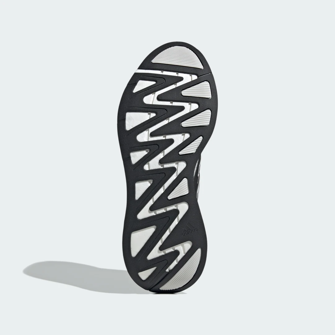 Thumbnail 2 de Adizero Aruku de Adidas: Zapatilla negra para entrenar con comodidad